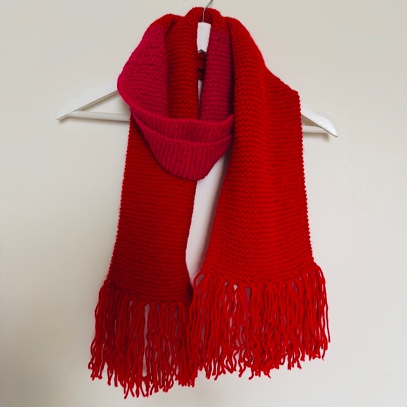 'Red hot fuchsia pink,' color-block hand-knit scarf - Picture 3 of 15